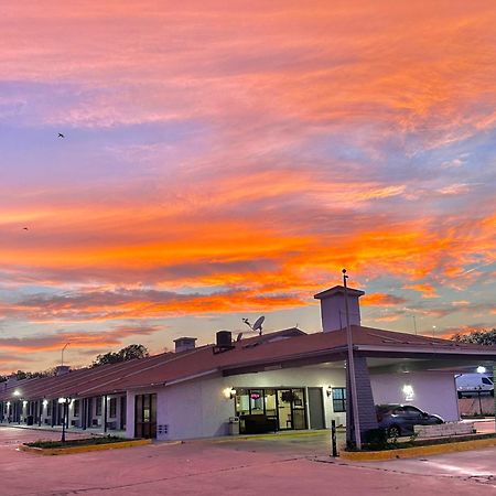 Sunset Inn Brady Buitenkant foto
